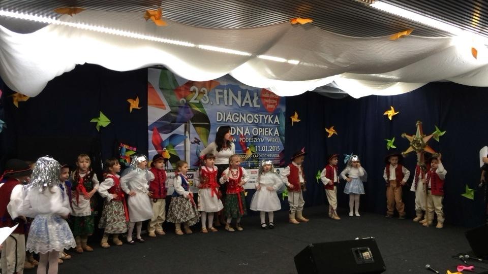 Występ zespołu z Przedszkola w Żabnicy na WOŚP 2015 w Węgierskiej Górce